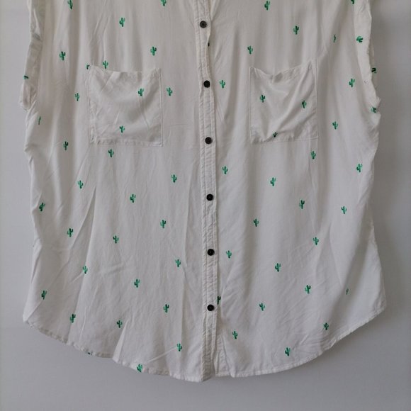 SO Womens White Green Cactus Small Print Relaxed Perfect Shirt Top Size XL - Picture 3 of 7